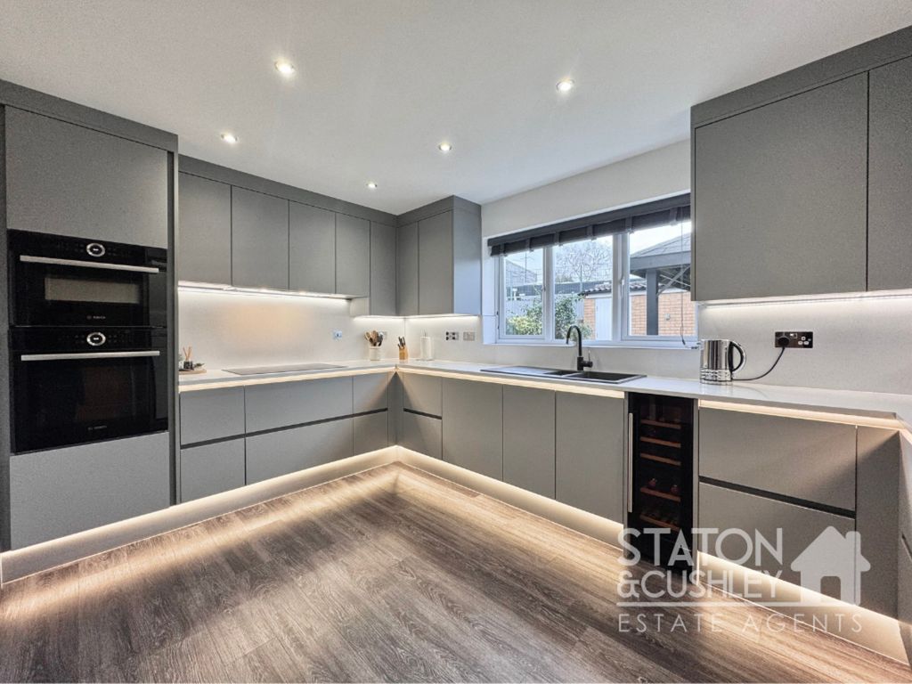 Property photo 2 of 27