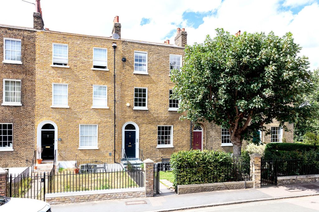 Property photo 1 of 37