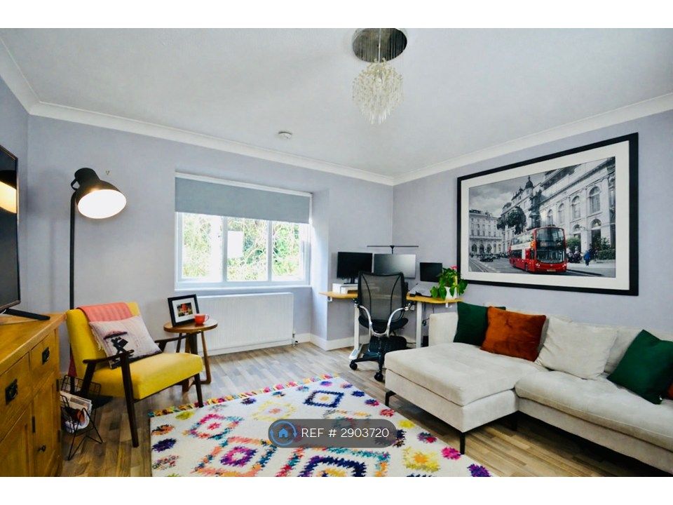 Property photo 1 of 6 Living Room