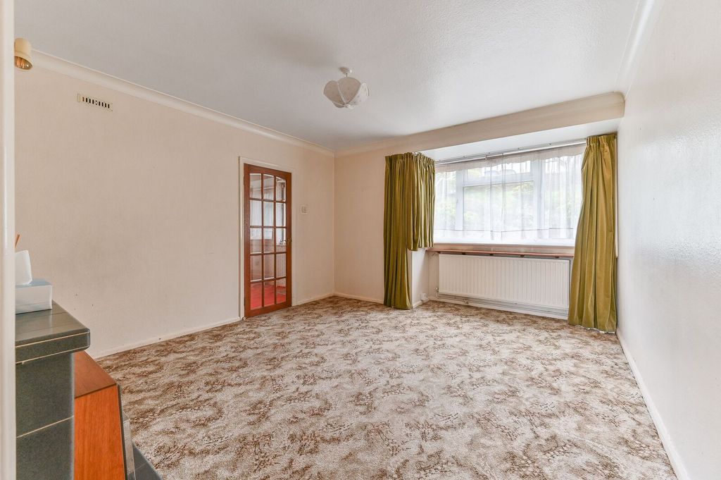 Property photo 2 of 22