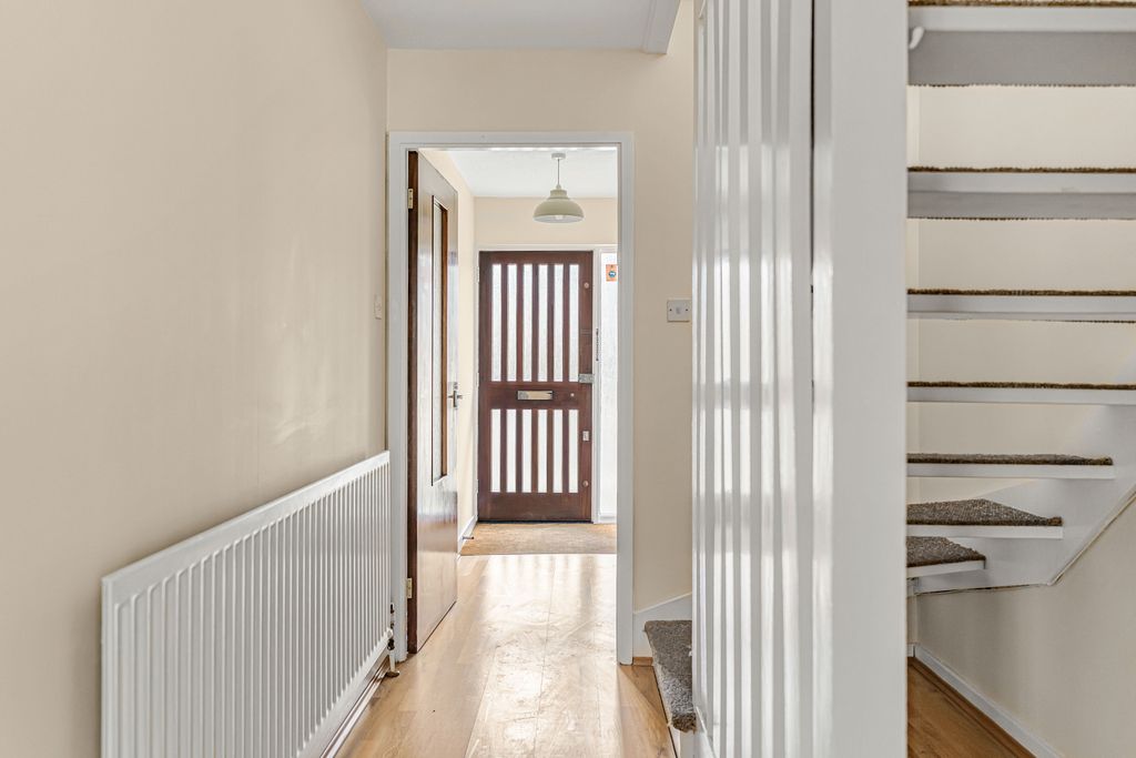 Property photo 3 of 28