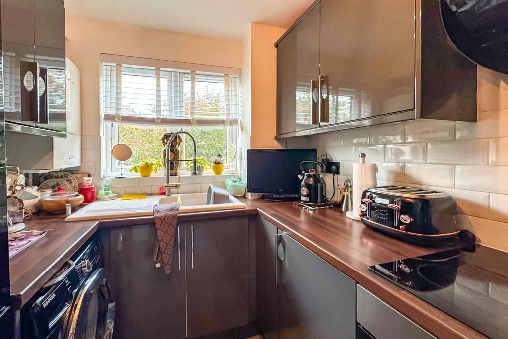 Property photo 2 of 12 Kitchen