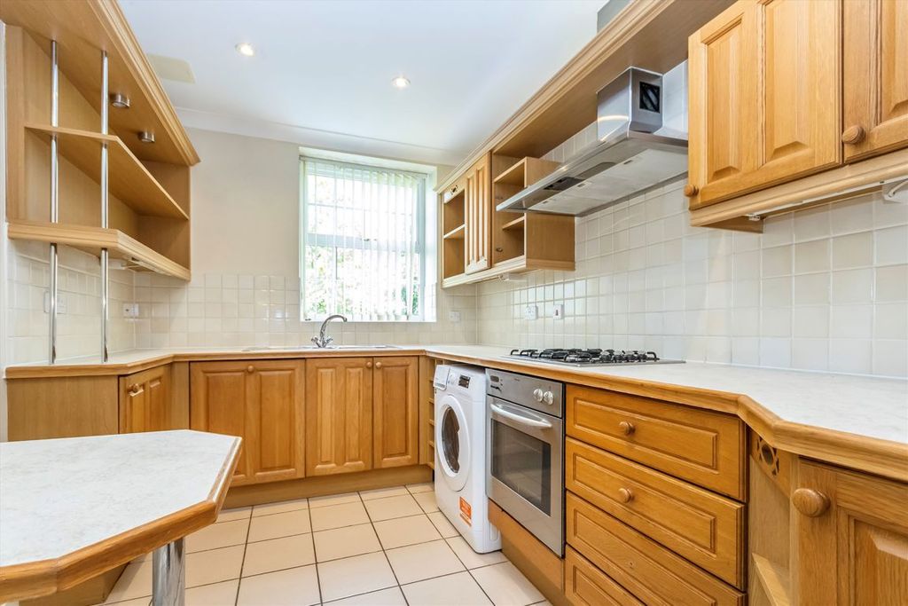 Property photo 3 of 4
