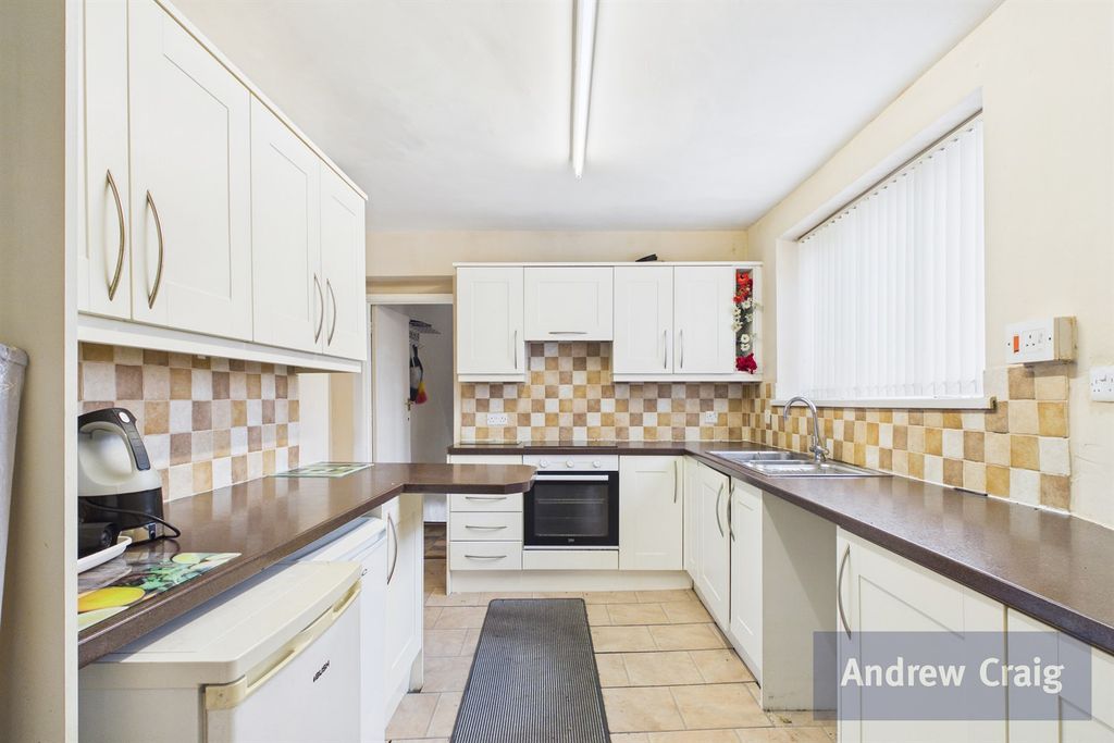 Property photo 2 of 14 Kitchen