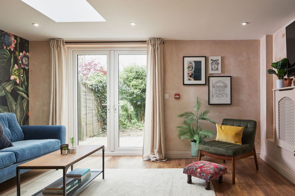 Property photo 1 of 16 Lounge Area