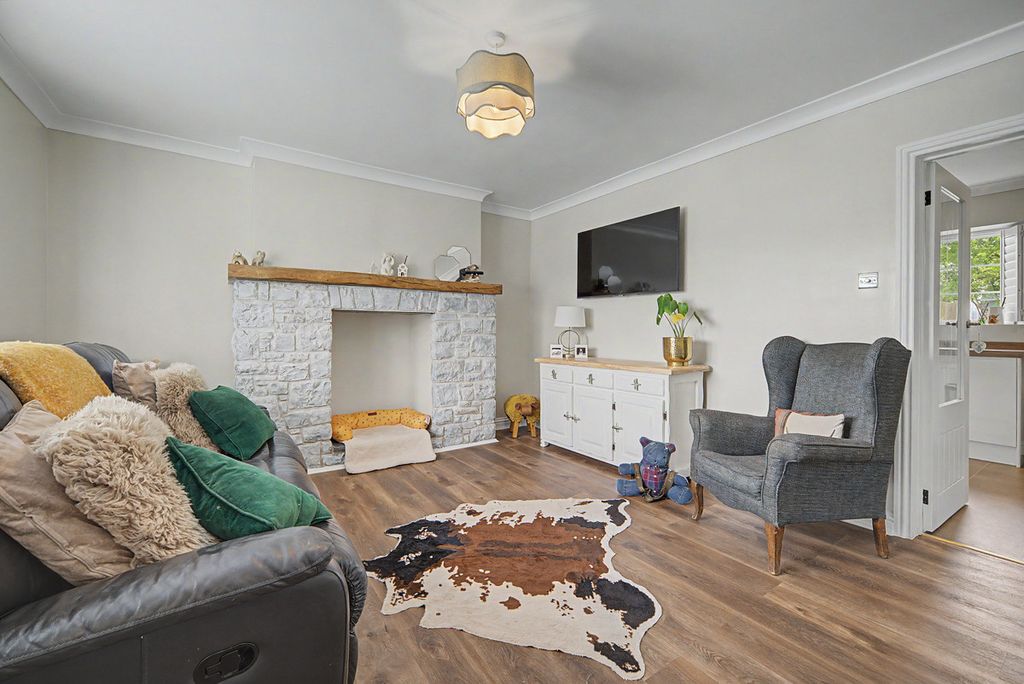 Property photo 2 of 37