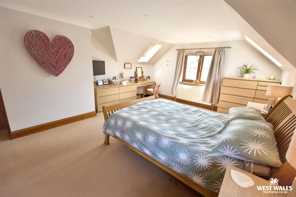 Property photo 3 of 25 22 (7).Jpg