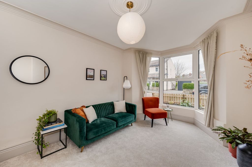 Property photo 2 of 35