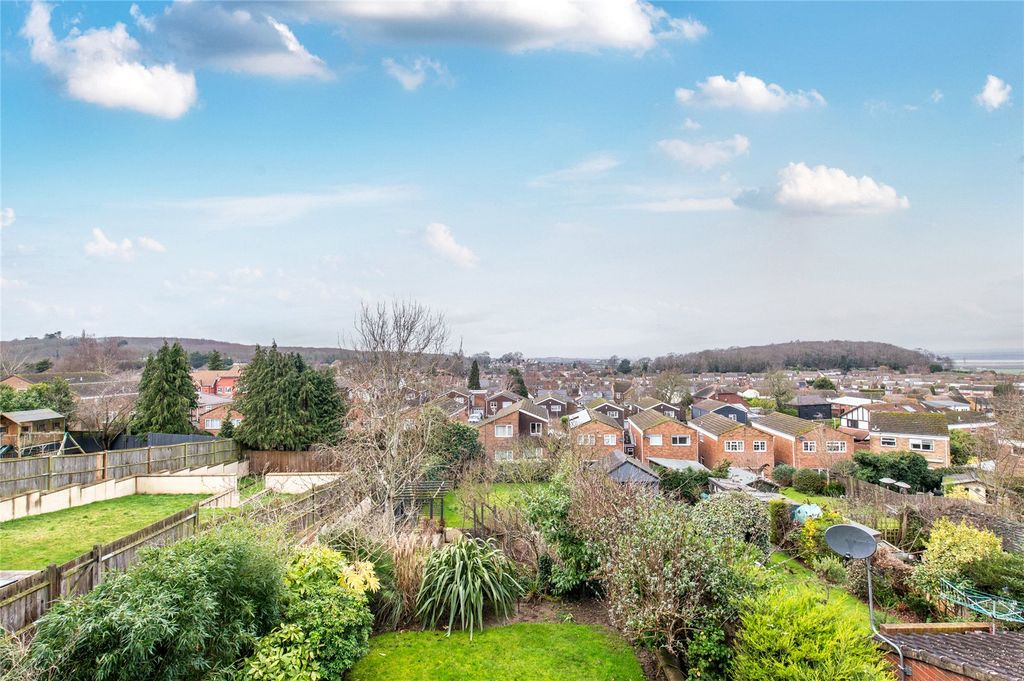 Property photo 3 of 40 Picture No. 39