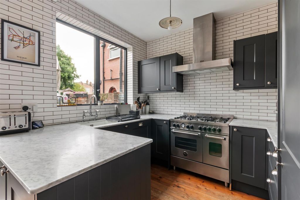 Property photo 1 of 12 Kitchen