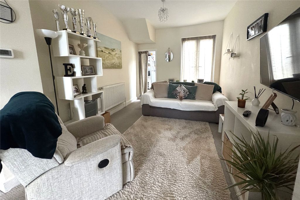 Property photo 3 of 9 Picture No. 18