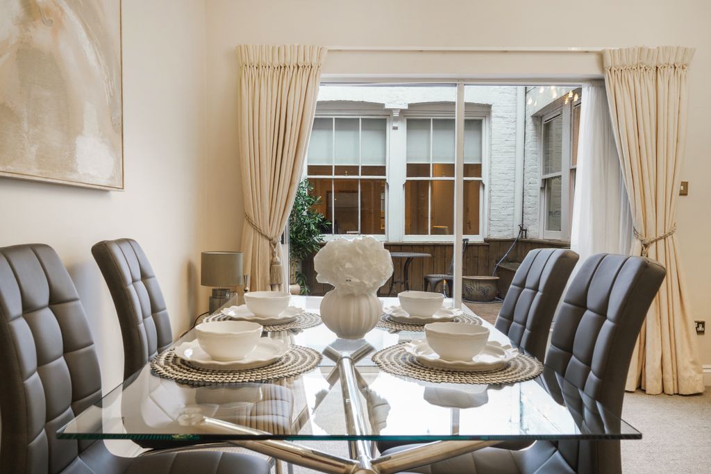 Property photo 3 of 13 Dining Area