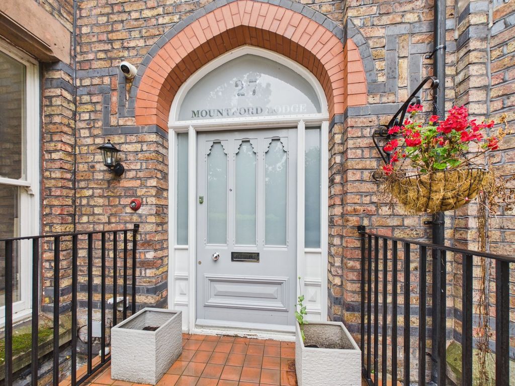 Property photo 2 of 46