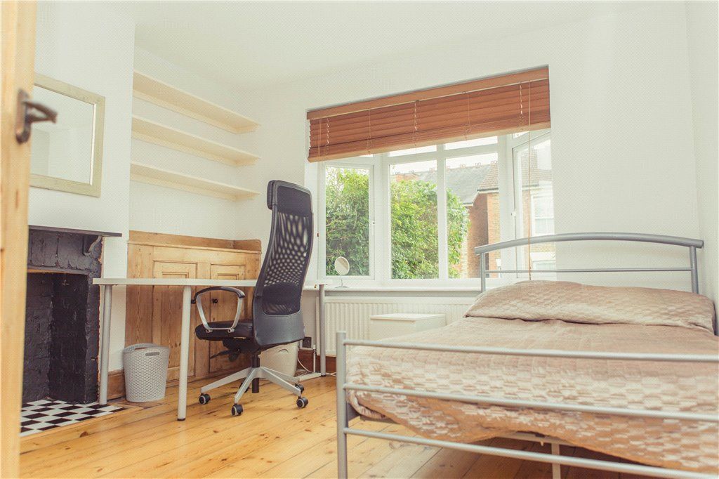 Property photo 2 of 5 Bedroom