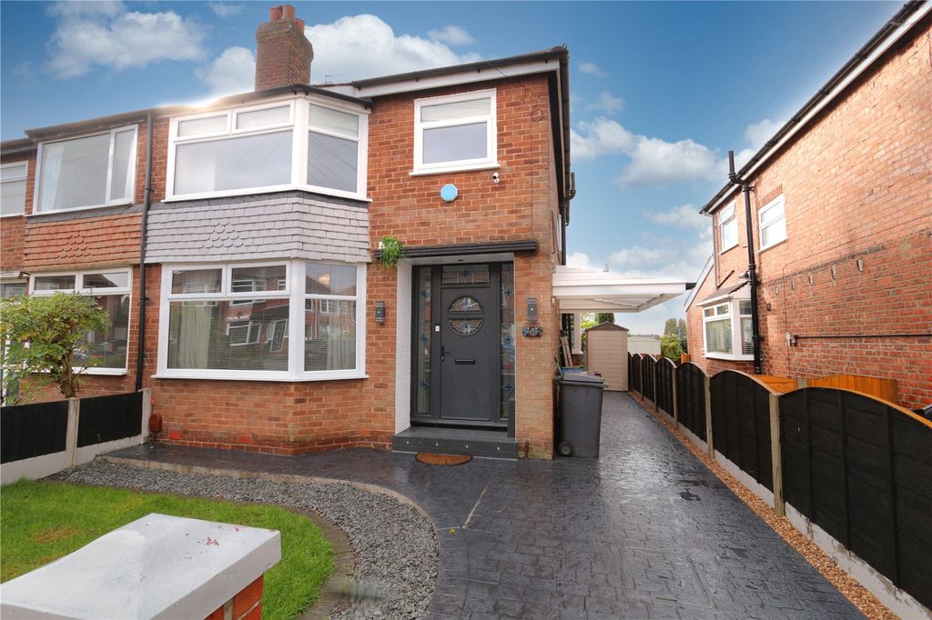 Property photo 1 of 17 External