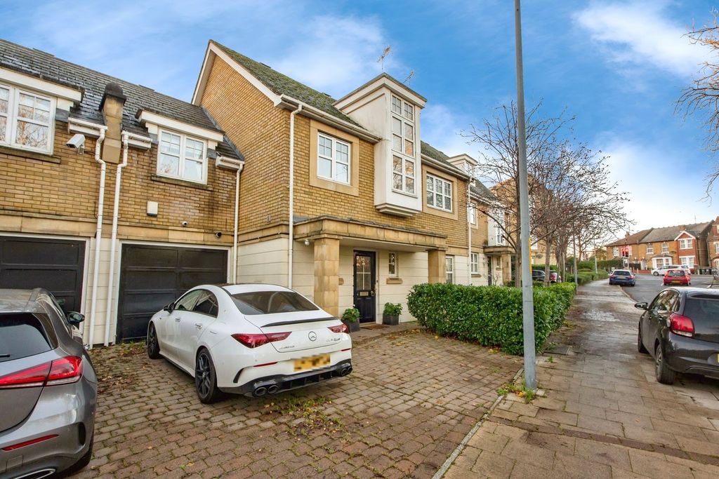 Property photo 1 of 25