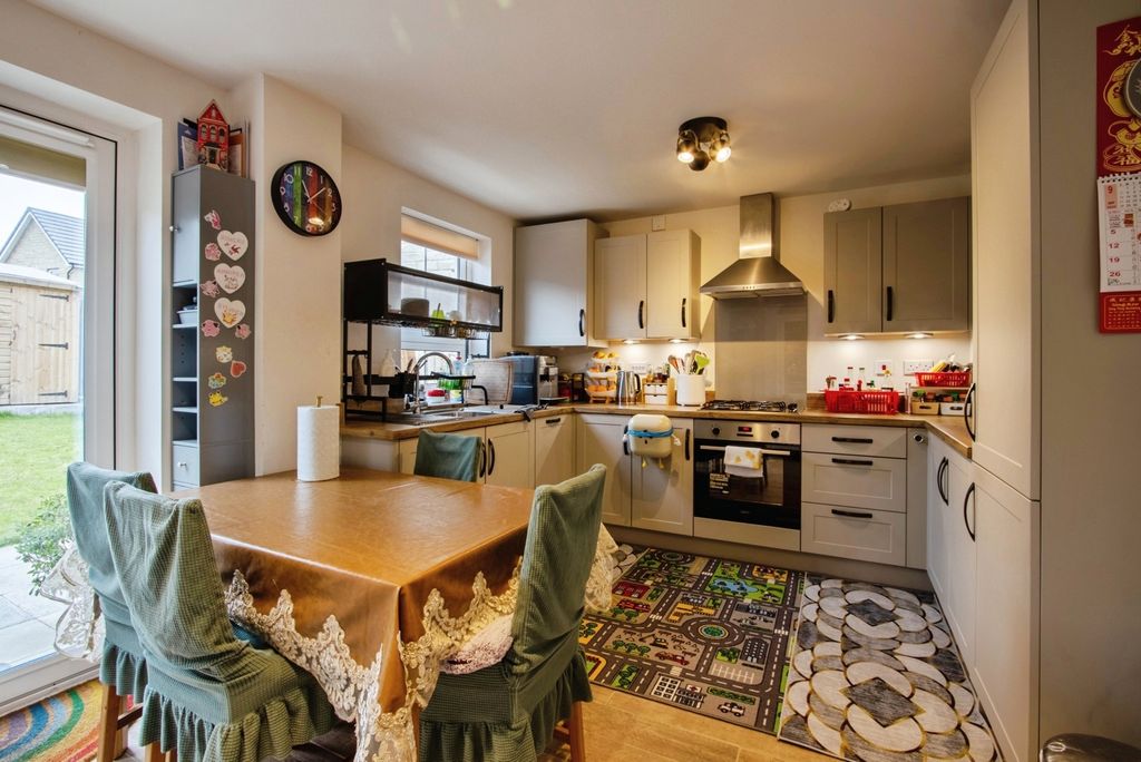 Property photo 3 of 17 Photo