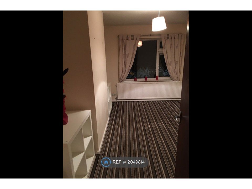 Property photo 2 of 8 Lounge