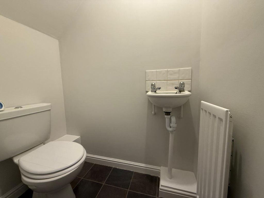 Property photo 3 of 10 6877Dd12-83Ad-4810-A3Fb-bbc58318803F