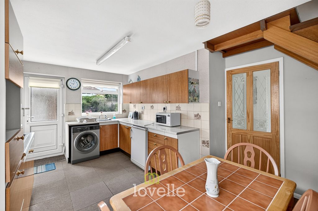 Property photo 3 of 23
