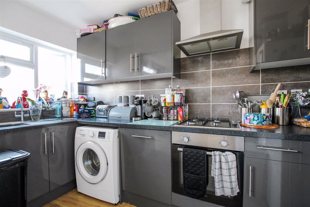 Property photo 3 of 13