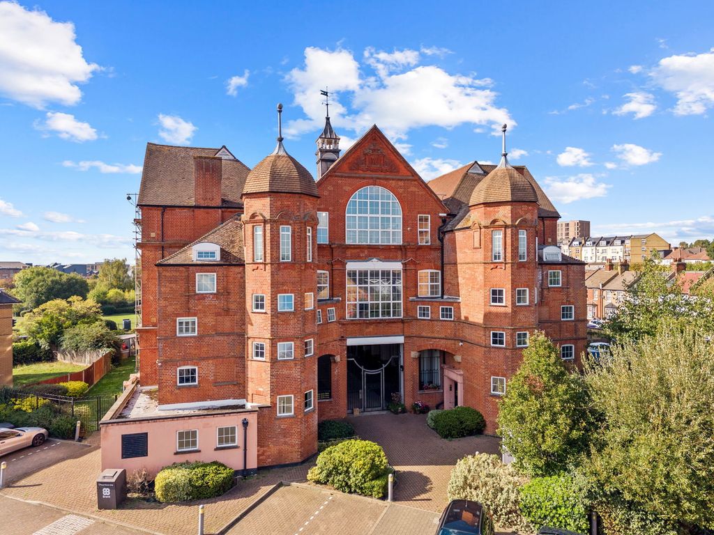 Property photo 1 of 17