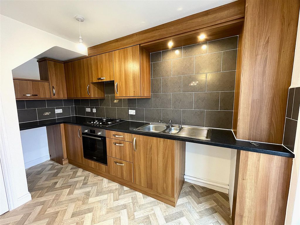 Property photo 3 of 29 Kitchen