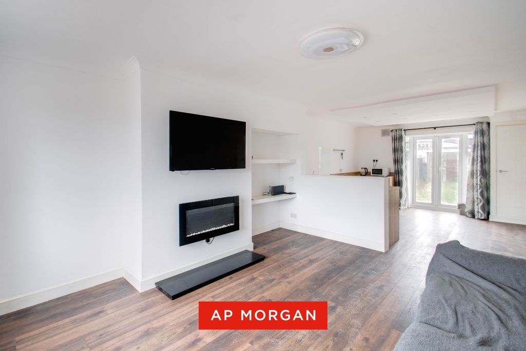 Property photo 2 of 17 Picture No. 10