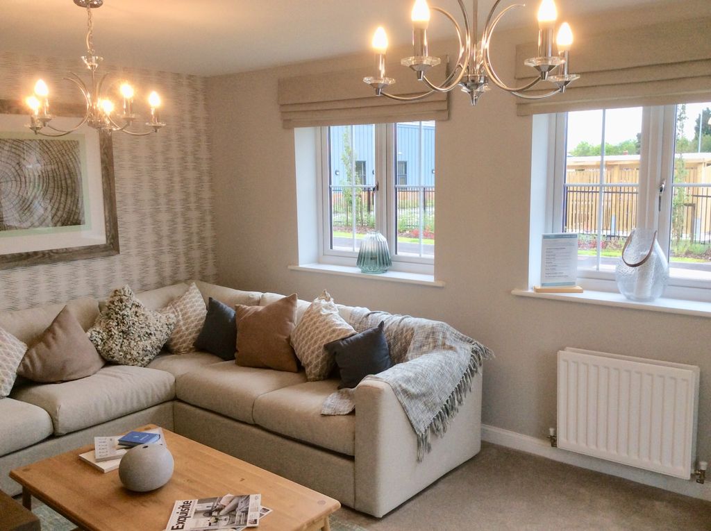 Property photo 2 of 11 Lounge 1