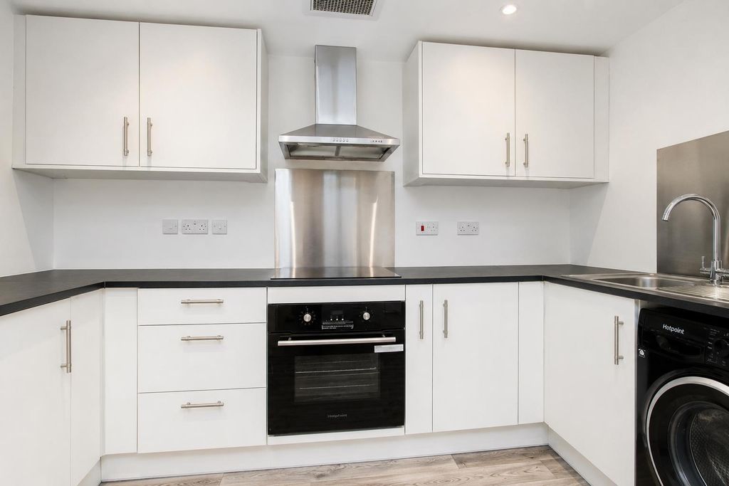 Property photo 2 of 6 c9Baa0E1-2F8F-4426-86F8-12363d6362E8.Png