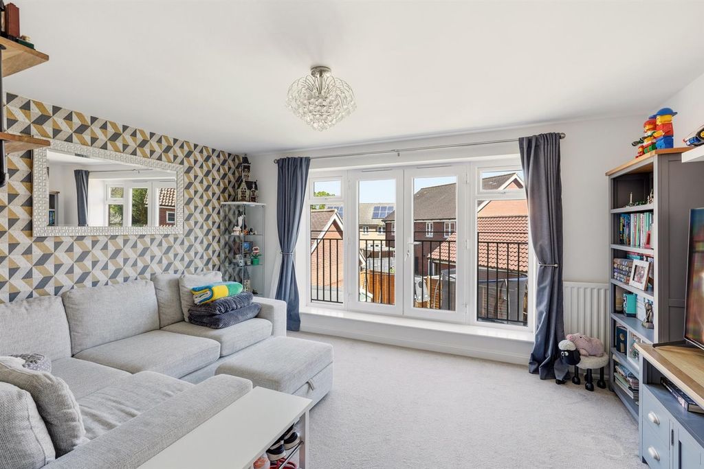 Property photo 2 of 20 22-Rowanway-015.Jpg