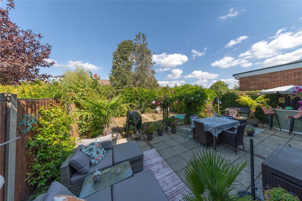 Property photo 2 of 33 Picture No. 26