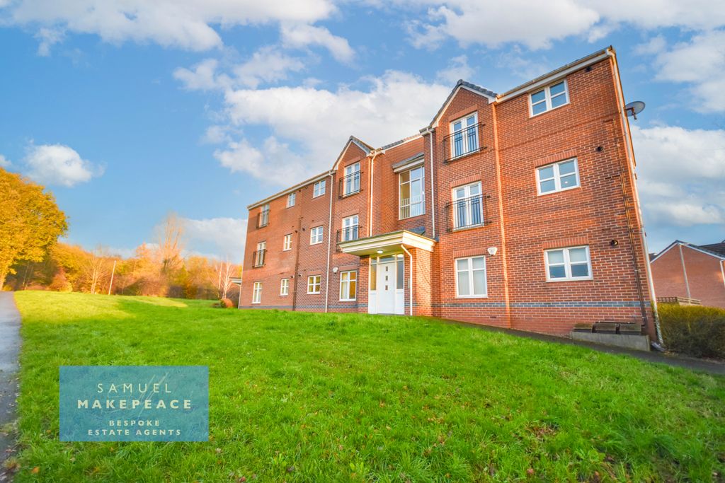 Property photo 1 of 16 Two Bedroom Ground Floor Flat With Allocated Parking