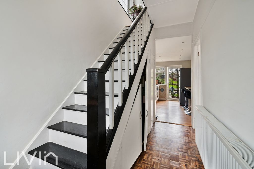 Property photo 2 of 12 Selsdon Park, 95 (12 From 21)-18