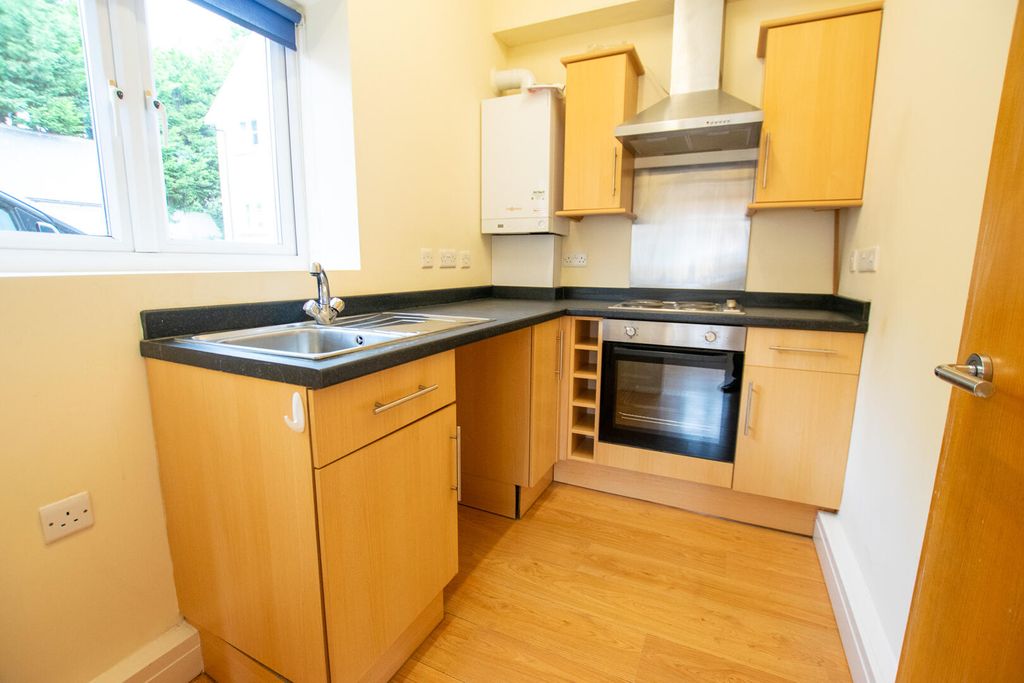 Property photo 3 of 7 Kitchen