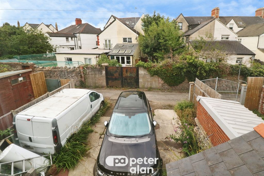 Property photo 3 of 18