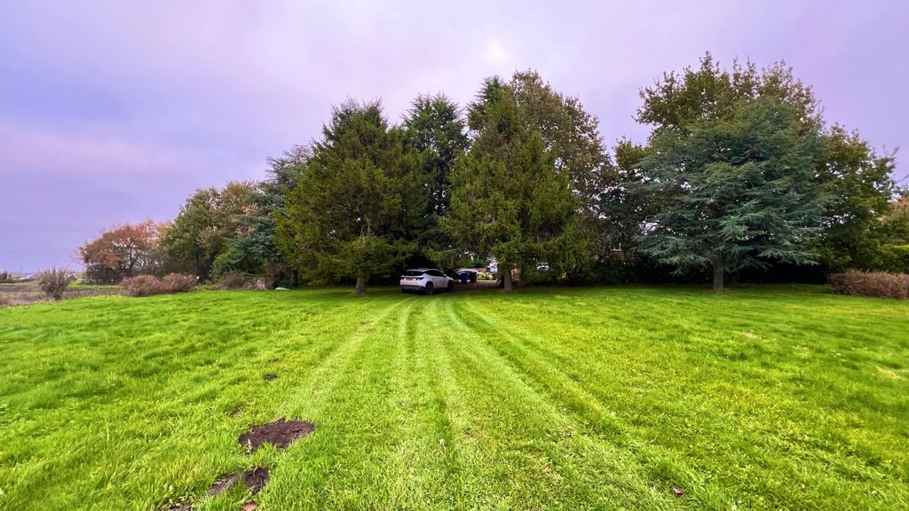 Property photo 2 of 9 Land