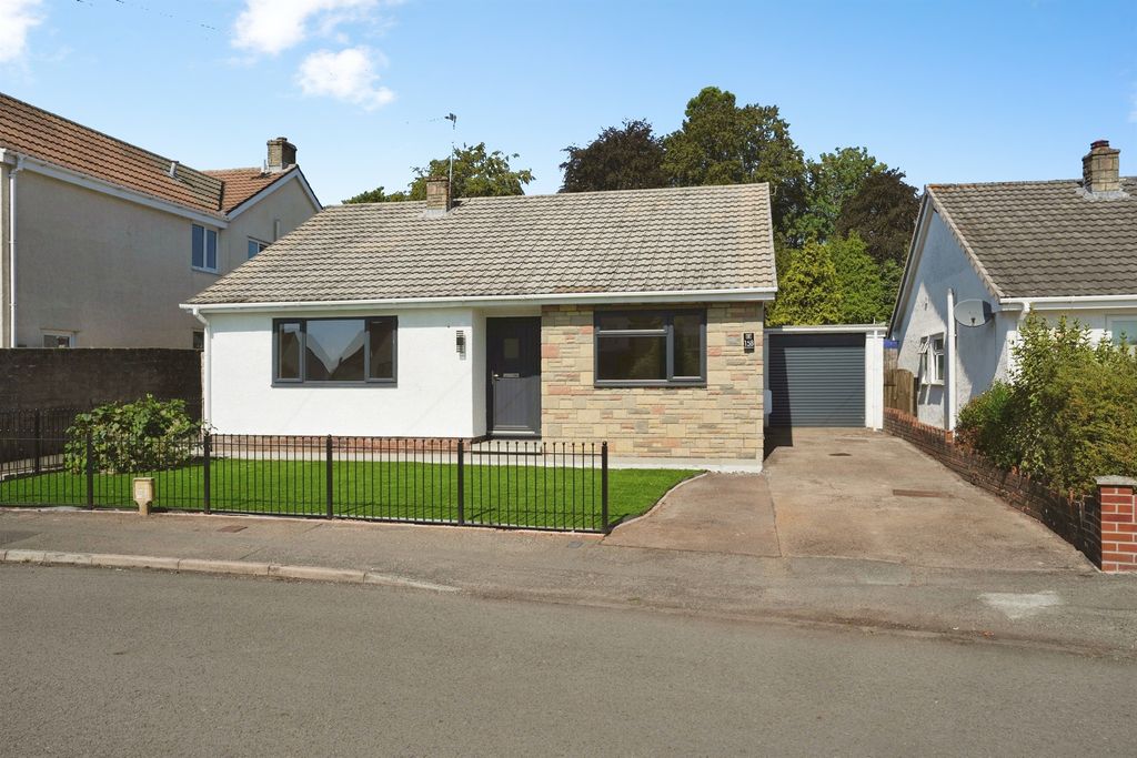 Property photo 1 of 21