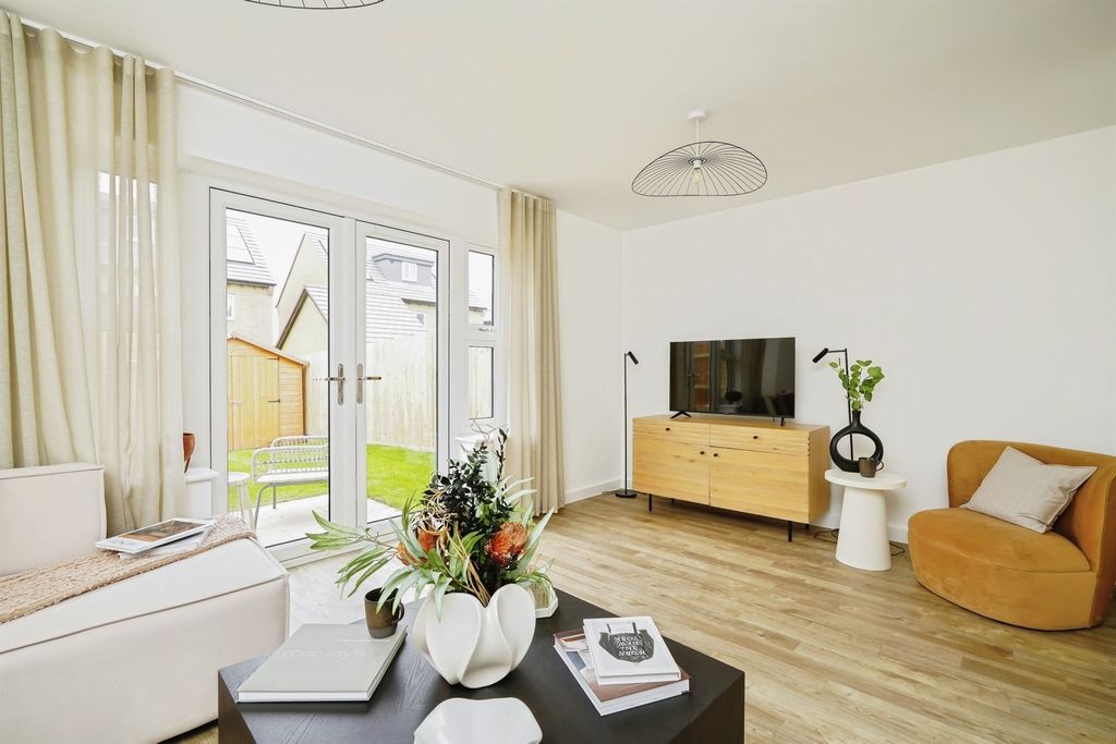 Property photo 3 of 13