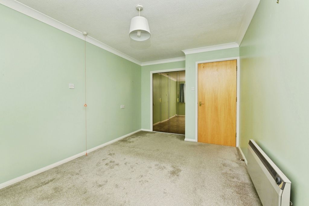 Property photo 3 of 12 Bedroom
