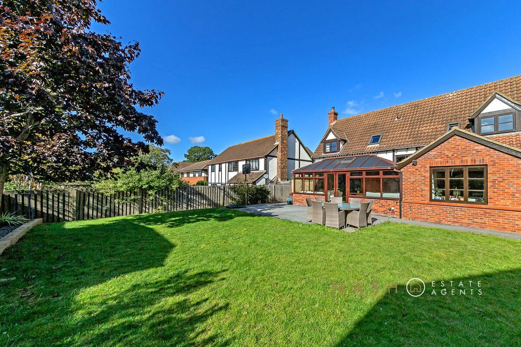 Property photo 2 of 31