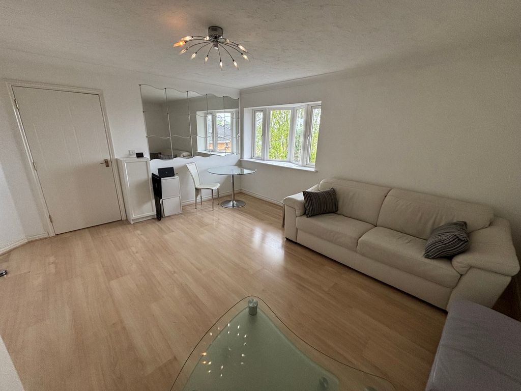 Property photo 3 of 8