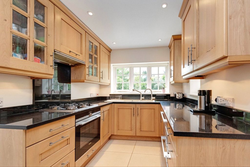 Property photo 3 of 11 Picture No. 02