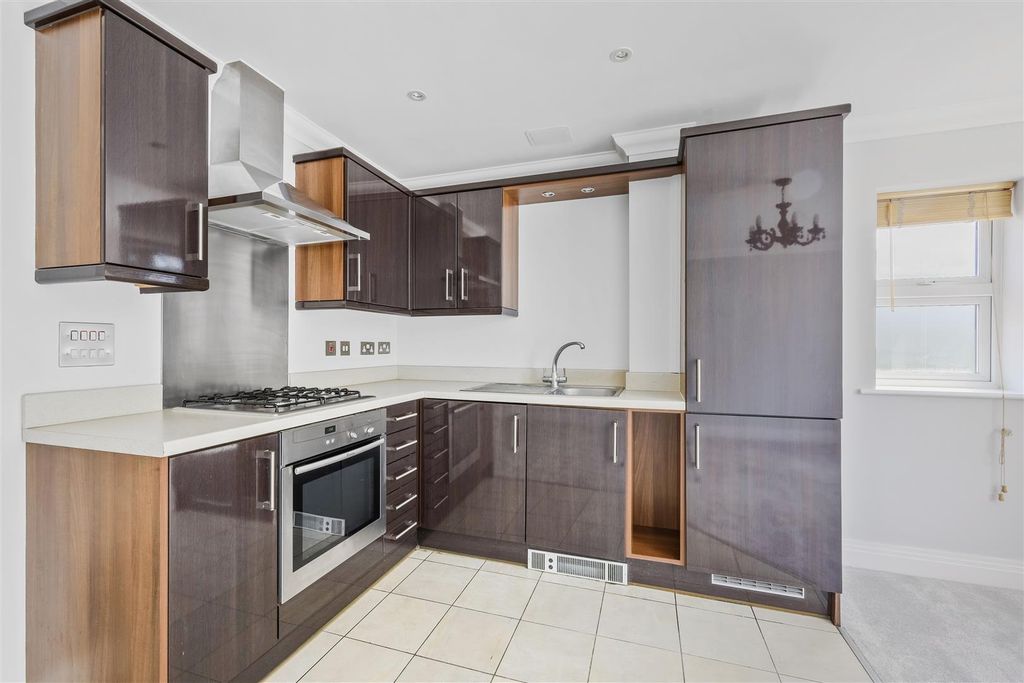 Property photo 3 of 16 Amberleigh House, 5 (16 From 25)-13.Jpg
