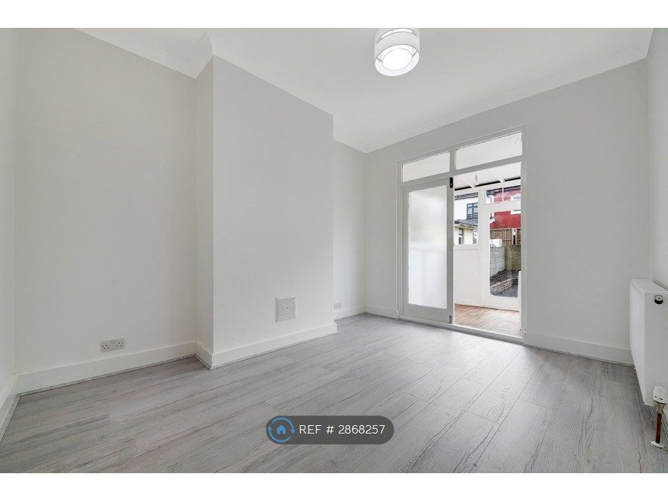 Property photo 3 of 13 Living Room