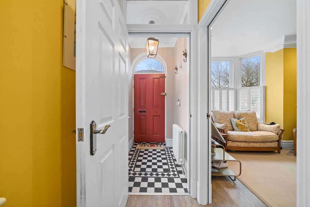 Property photo 3 of 42