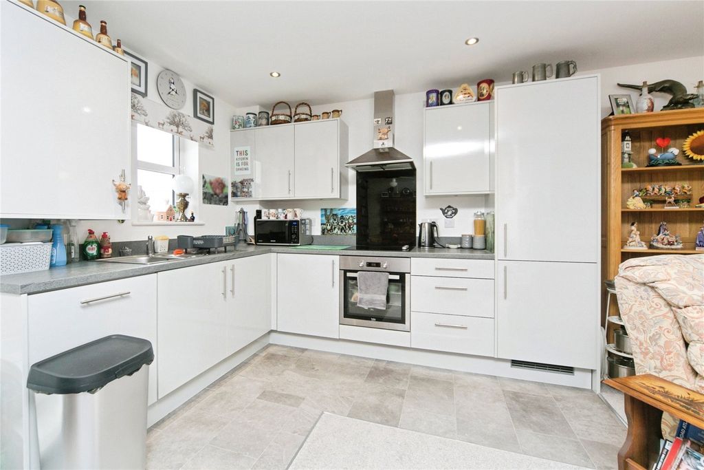 Property photo 2 of 15 Picture No. 10