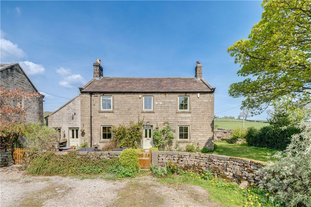 Property photo 1 of 38 Fouldshaw House