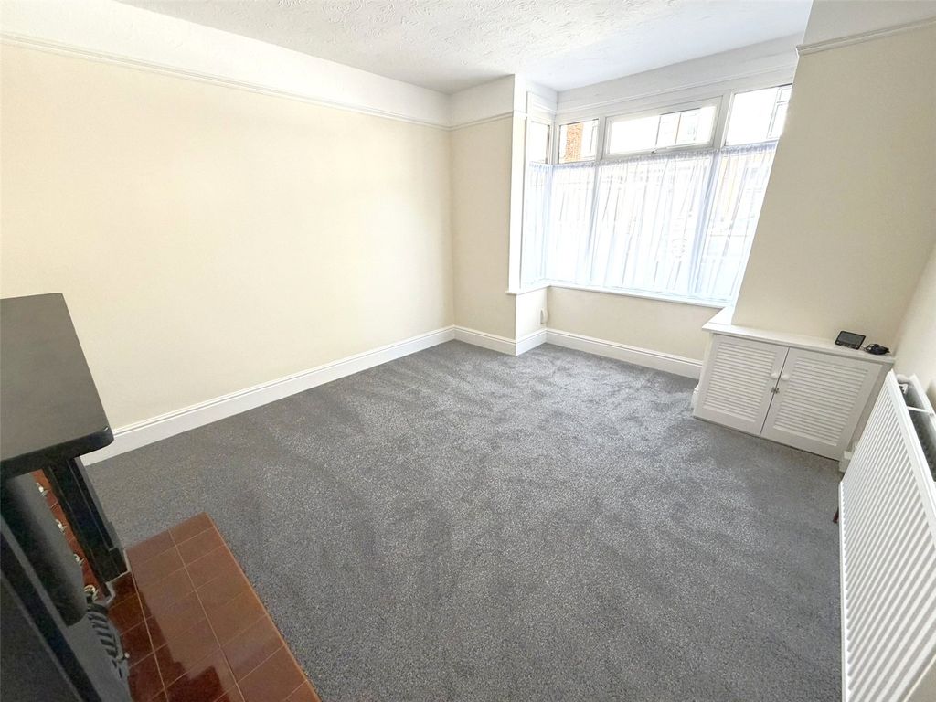 Property photo 2 of 19 Picture No. 14