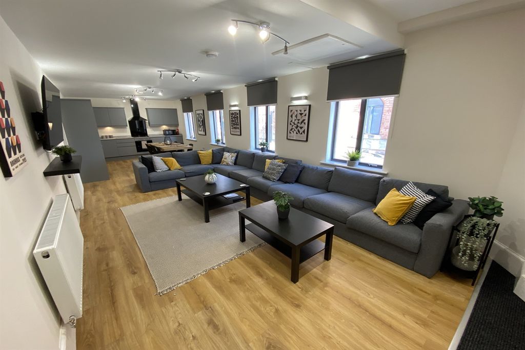 Property photo 1 of 15 (Main)